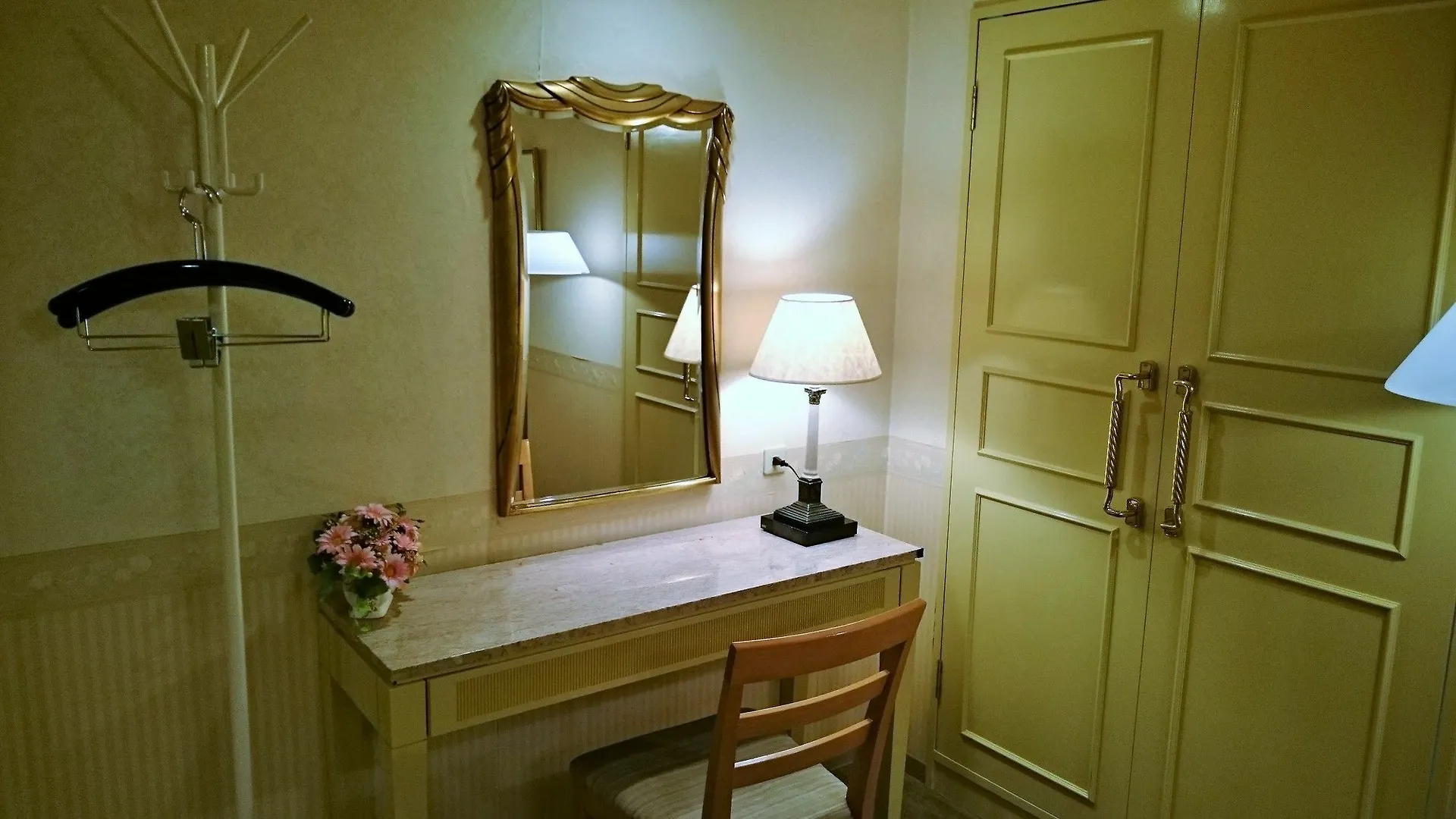 Love hotel Hotel Alpina (Adults Only) Kobe